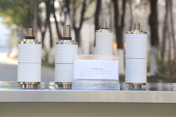真空開關(guān)管絕緣外殼采用玻璃材料，優(yōu)勢多多！